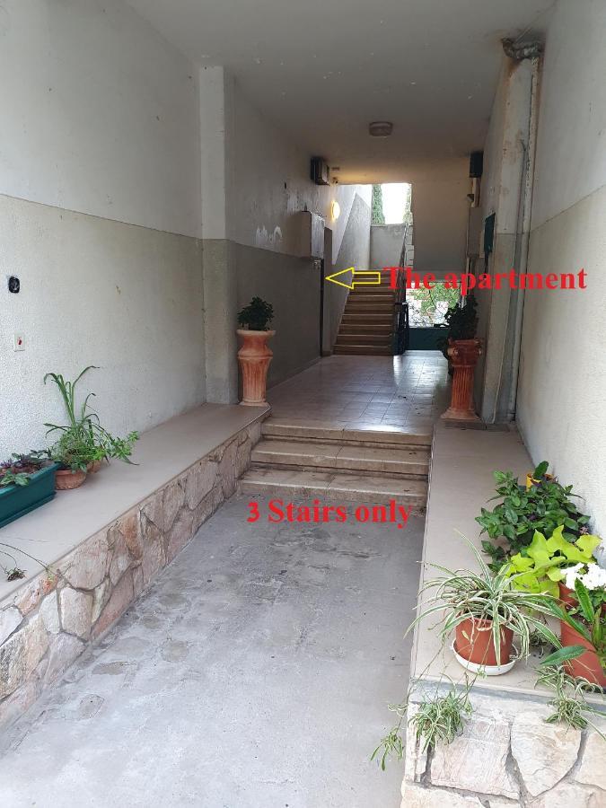 3 Stairs Only To Cozy Flat On Hillel St Haifa Exterior foto