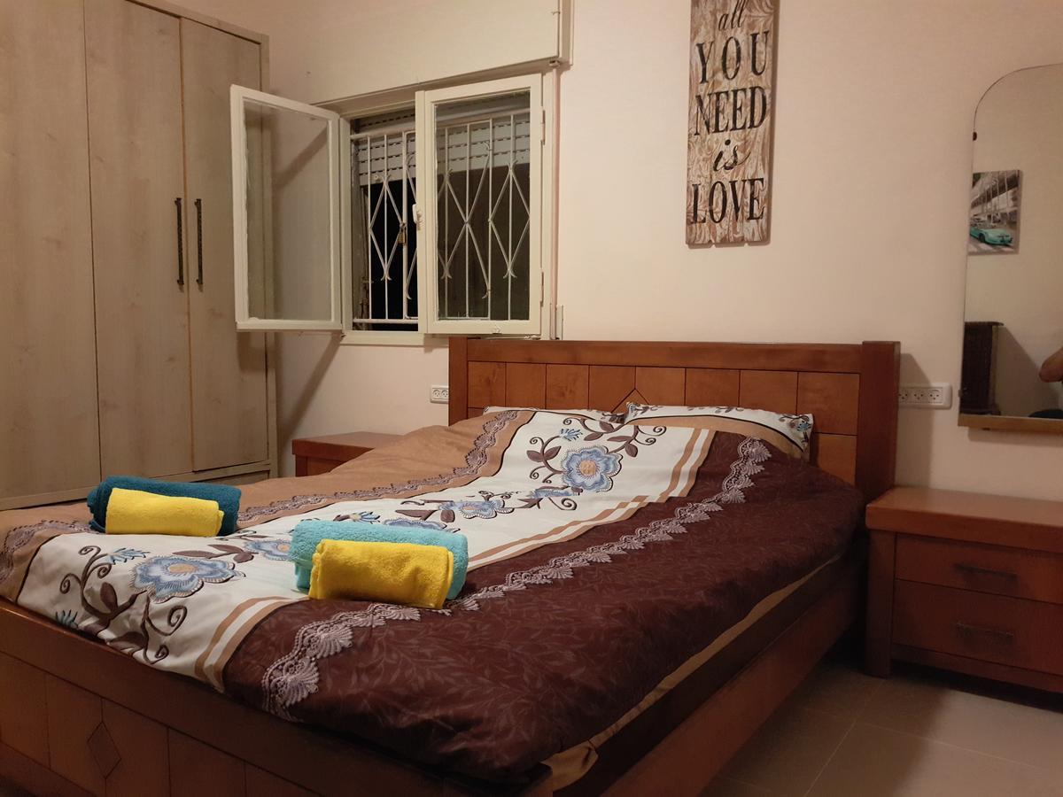3 Stairs Only To Cozy Flat On Hillel St Haifa Exterior foto