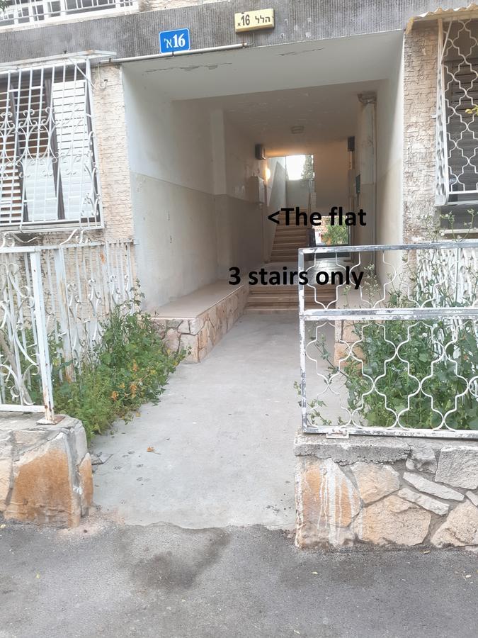 3 Stairs Only To Cozy Flat On Hillel St Haifa Exterior foto