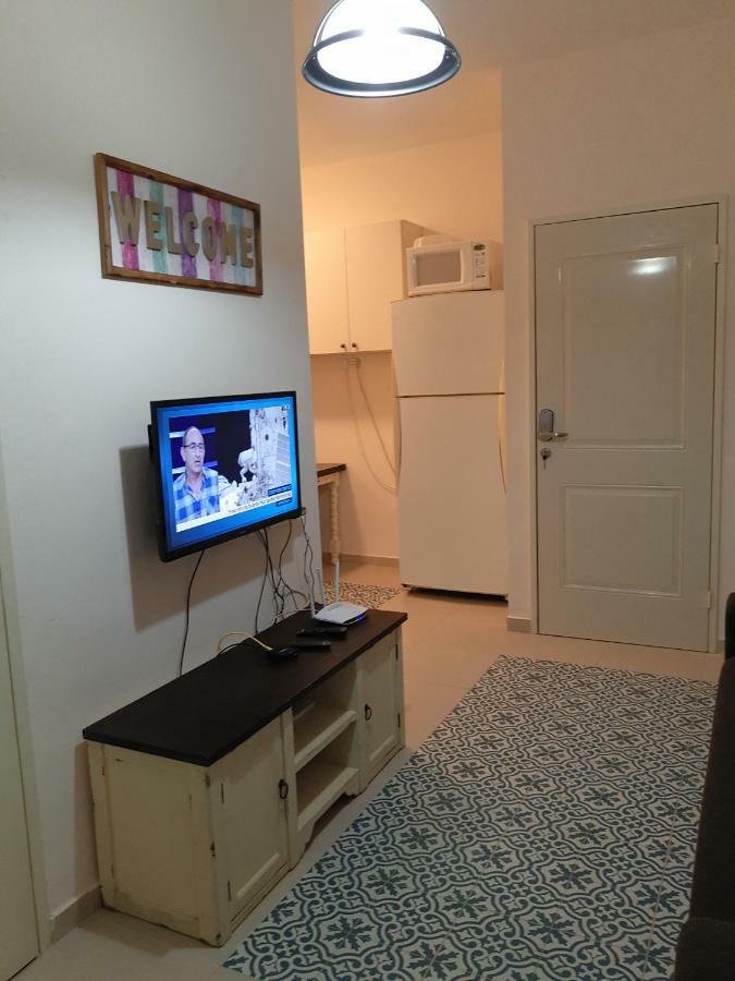 3 Stairs Only To Cozy Flat On Hillel St Haifa Exterior foto