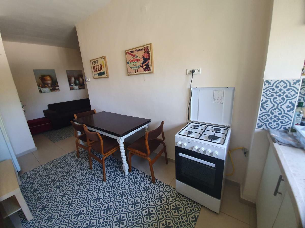 3 Stairs Only To Cozy Flat On Hillel St Haifa Exterior foto